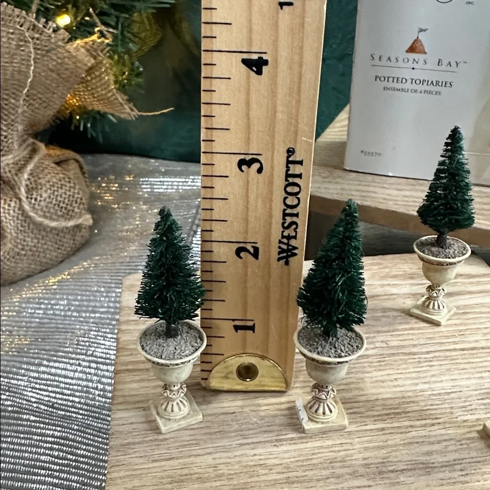 Department 56 Seasons Bay Potted Topiaries Green‎ and Tan
